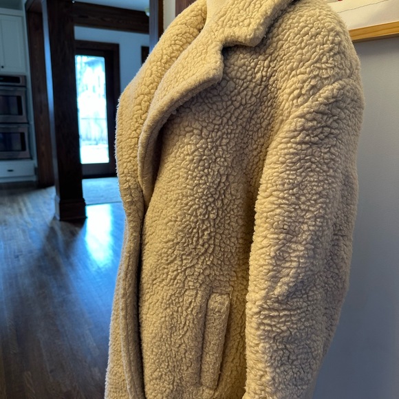 Aritzia Wilfred Teddy Only Coat in wool/cashmere size 2 - Picture 4 of 7